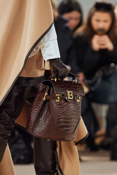 Look 28